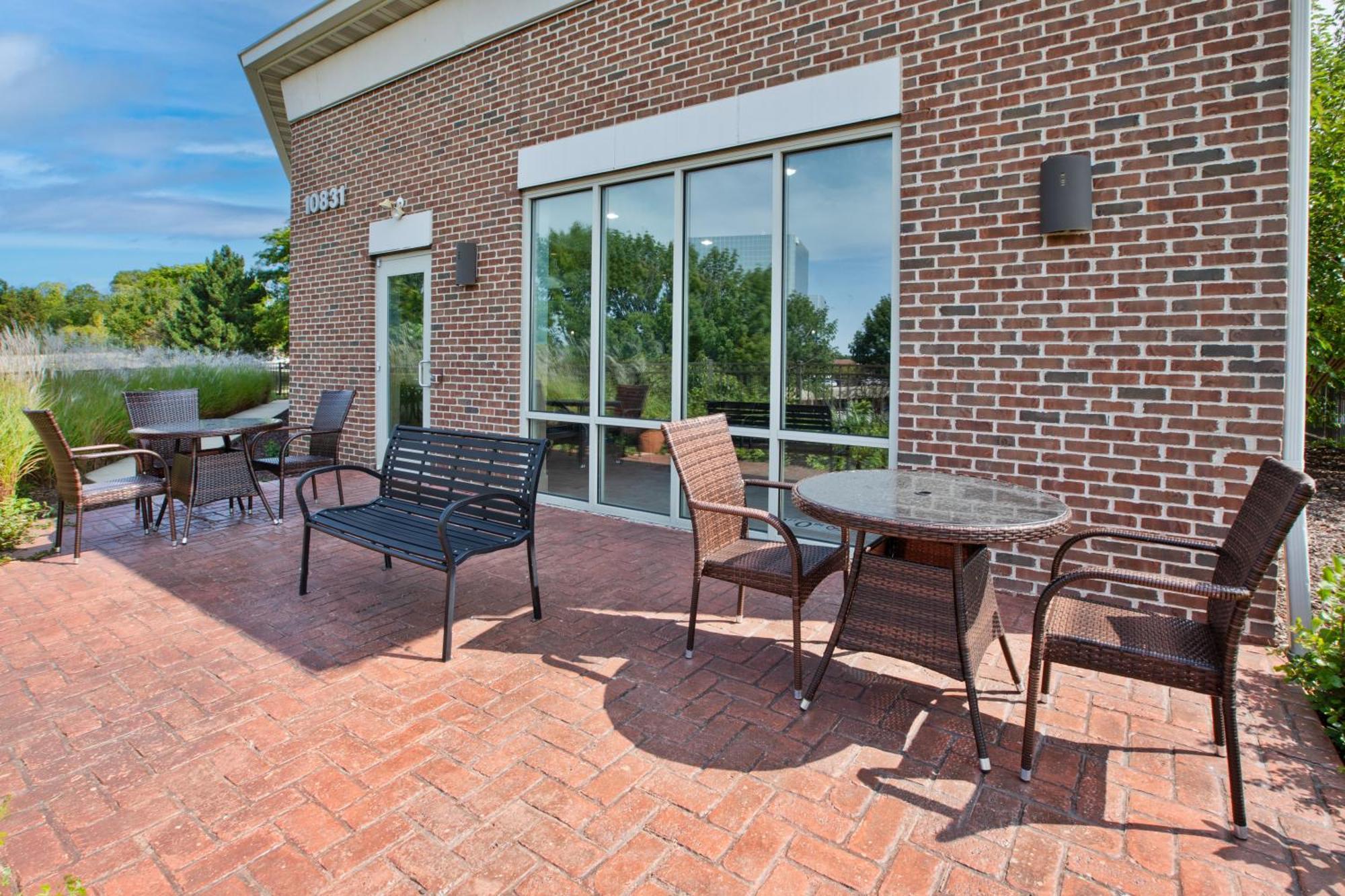 Holiday Inn Express & Suites Milwaukee Nw - Park Place By Ihg Esterno foto