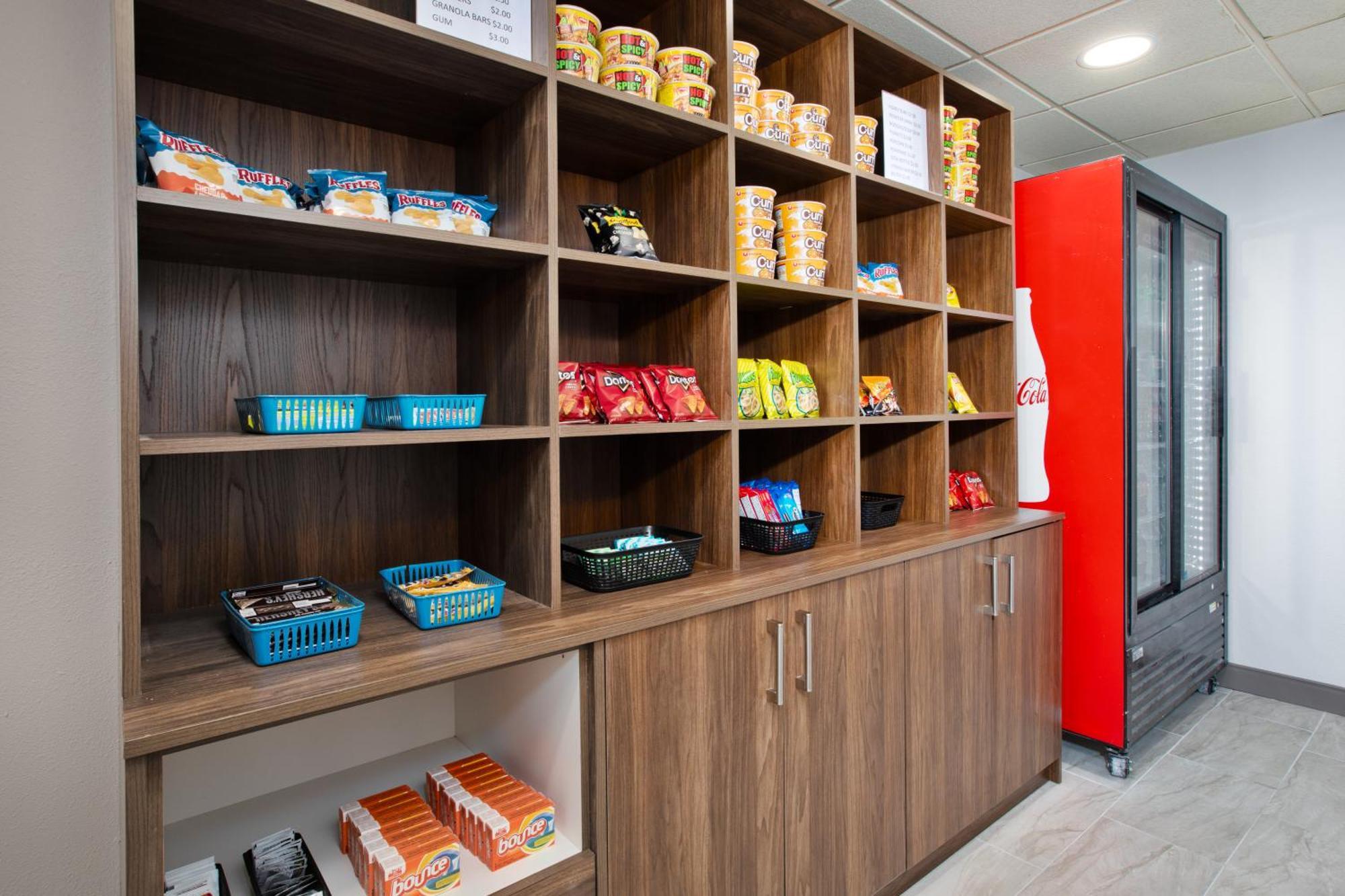 Holiday Inn Express & Suites Milwaukee Nw - Park Place By Ihg Esterno foto